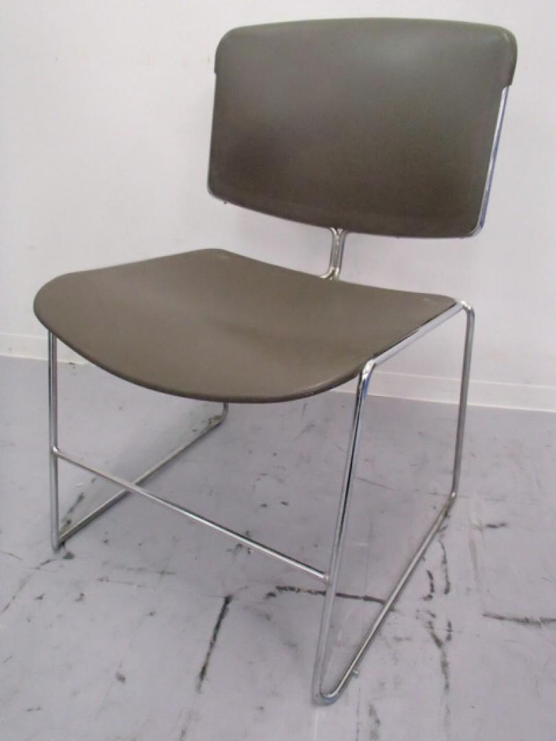 【祝！大阪・堺店オープン】｜スタッキングチェア｜ブラウン色｜デザイン・耐久性に特化したミーティングチェア！
                        
                                    中古
            