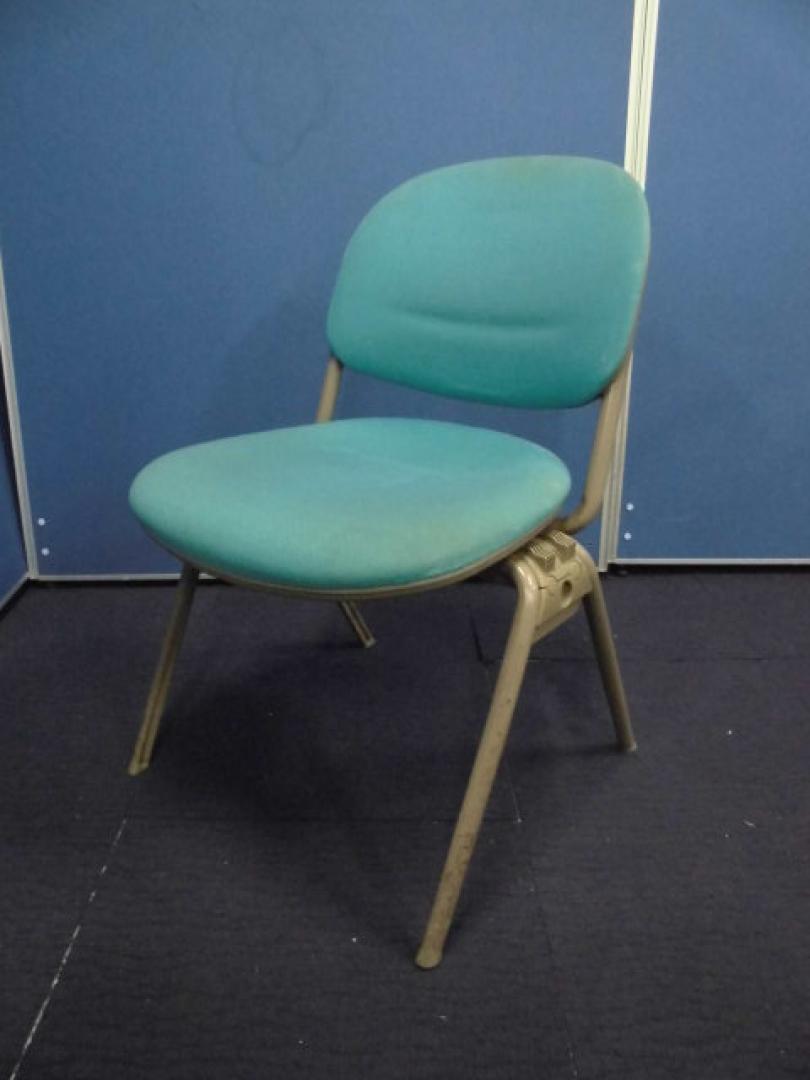 【使えればいいやシリーズ！】オカムラ製スタッキングチェア｜グリーン【座面汚れ有】【おつとめ品】
                        
                                    中古
            