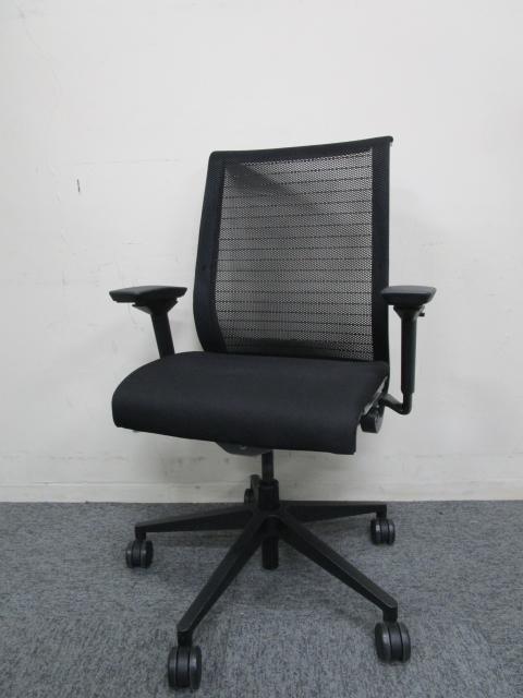 オフィスチェア　Steelcase THK-13101 稼働ひじ掛け付 シンクチェア THK-13101 Steelcase（スチールケース） - 中古
