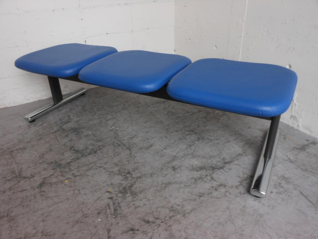 【ロッカールームへ！】～しっかりとしたベンチです～
                        
                                    中古
            