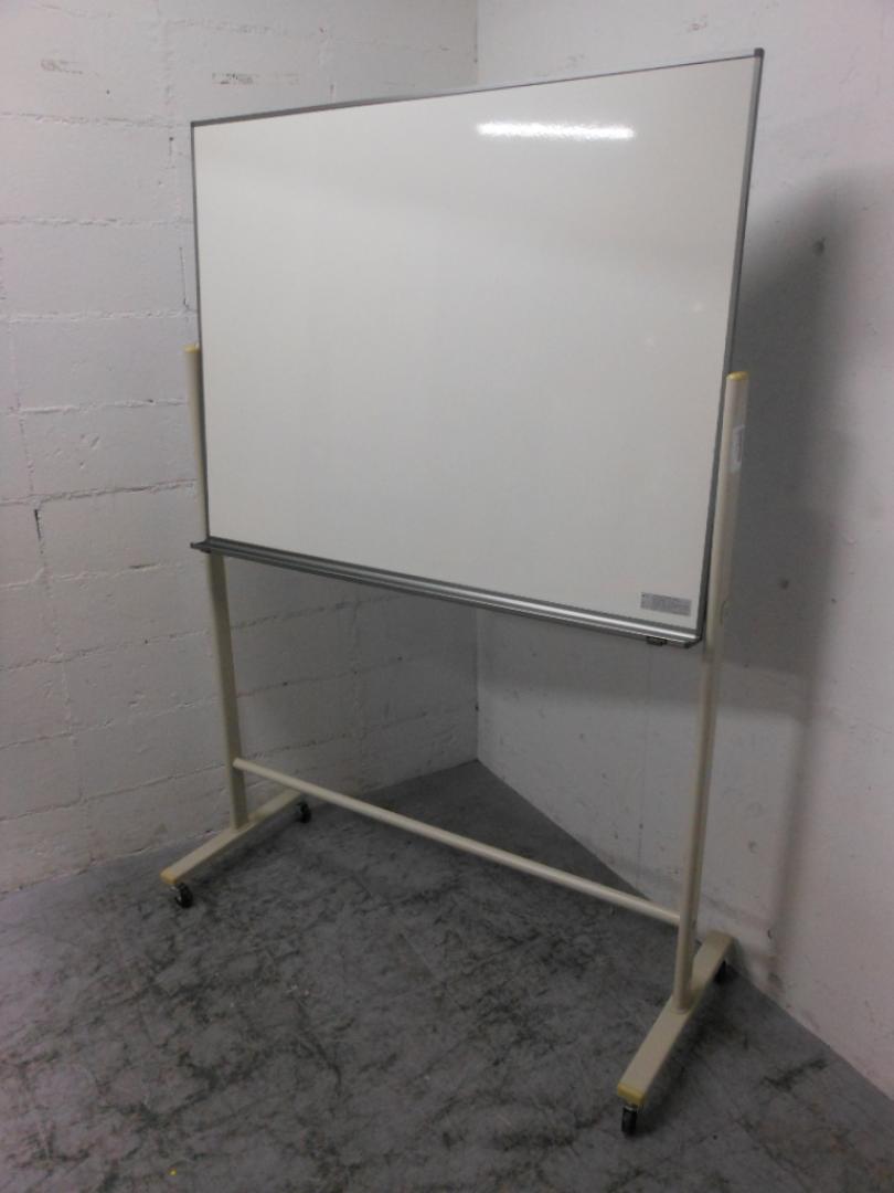 【スムーズ】～自立式～国産片面ホワイトボード入荷！!
                        
                                    中古
            