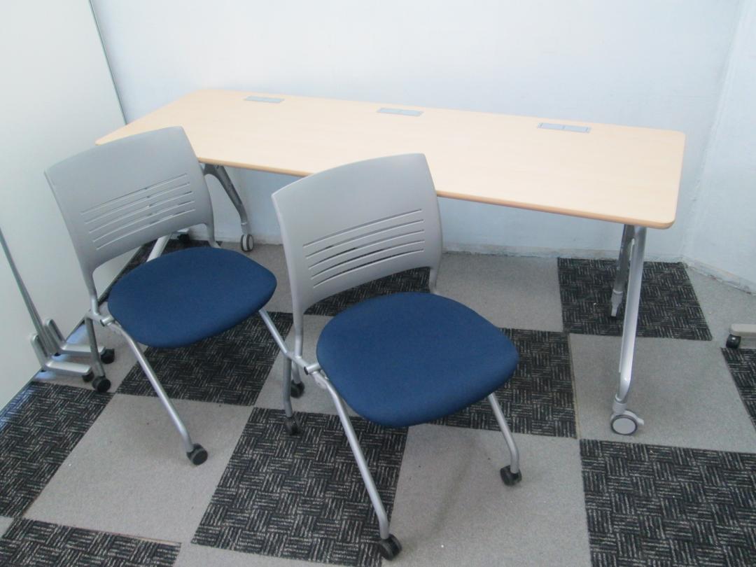 【限定１セット】天板ナチュラルのサイドスタックテーブル＋ネスティングチェア２脚
                        
                                    中古
            