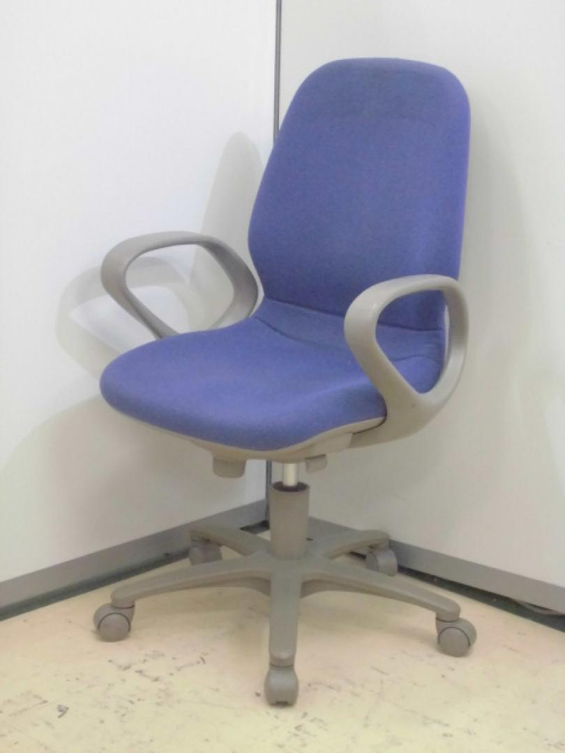 人気のオカムラ製CXシリーズ！確かな座り心地が魅力です！
                        CX
                                    中古
            