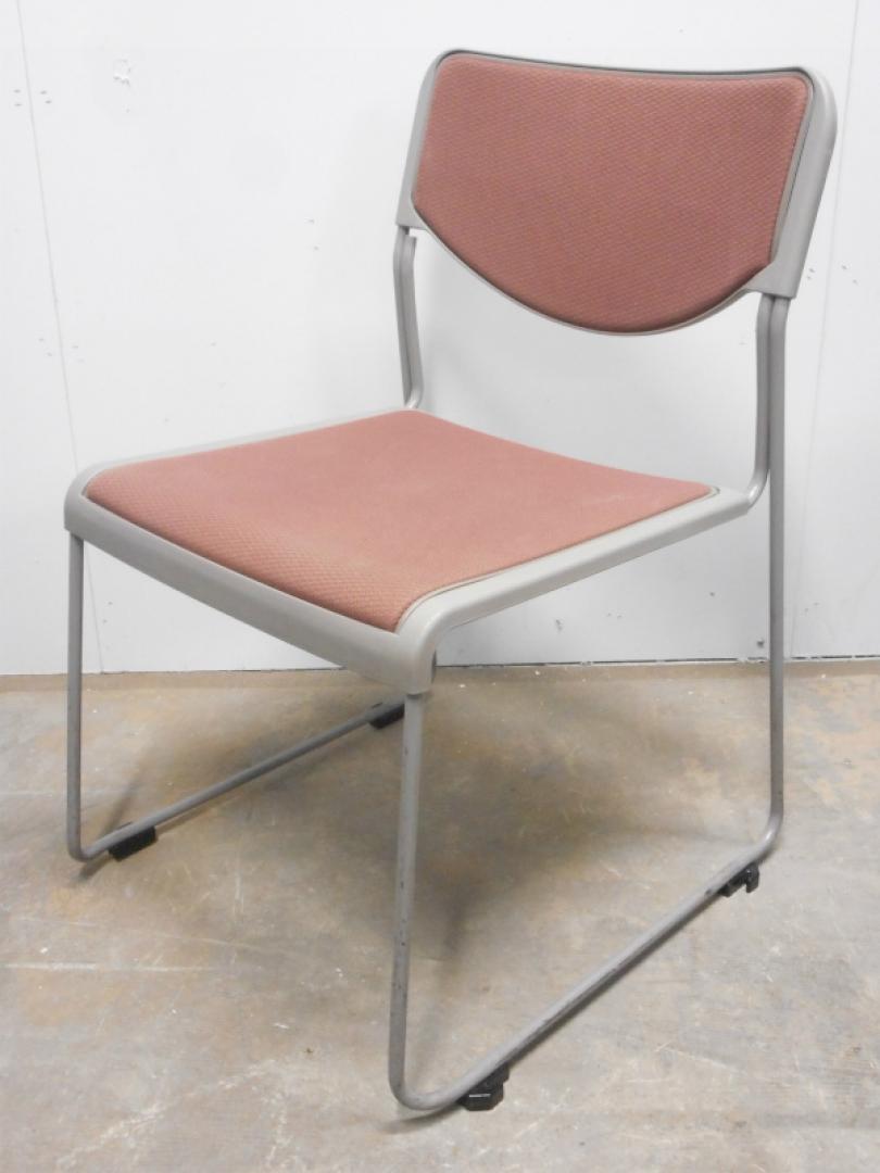 【大量入荷！】揃いでご提案可能な会議室用のスタッキングチェアが入荷！暗めなレッドカラー！【会議室】【ロット】【揃い】【中古オフィス家具】
                        
                                    中古
            