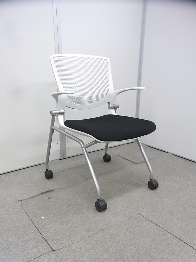 【状態良好】ミーティング用に適したキャスター付きチェア■オカムラ製の人気商品■座り心地も良く、デザイン性も高くなっております
                        グラータ
                                    中古
            
