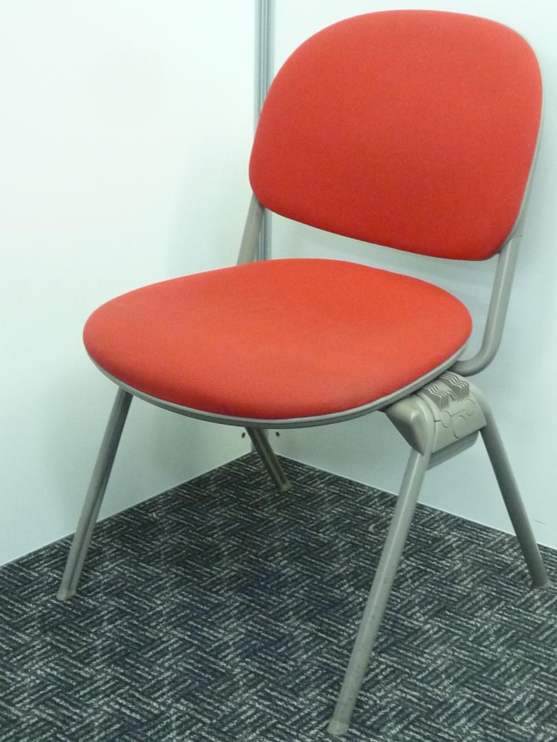 【状態良好】【大量入荷】スタッキングチェア■オールレッド■ローコスト【オフィス家具　チェア　イス　】
                        トーションラインシリーズ
                                    中古
            