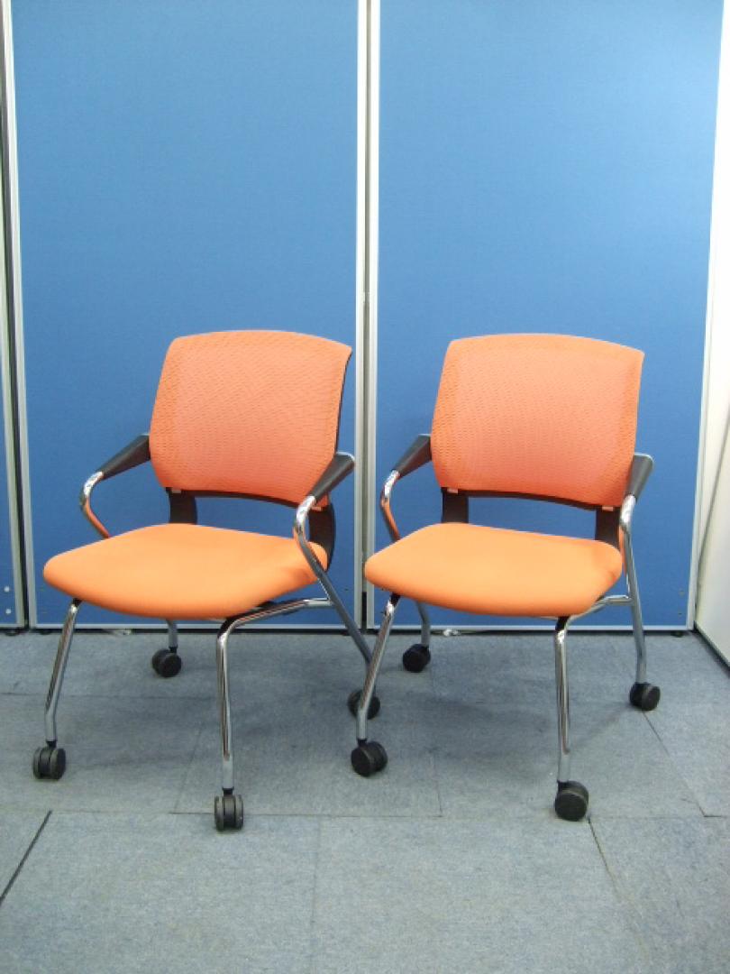 【オススメ】【２脚セット】商品状態は良好です！是非ご来店の上お確かめください！
                        サテリテ
                                    中古
            