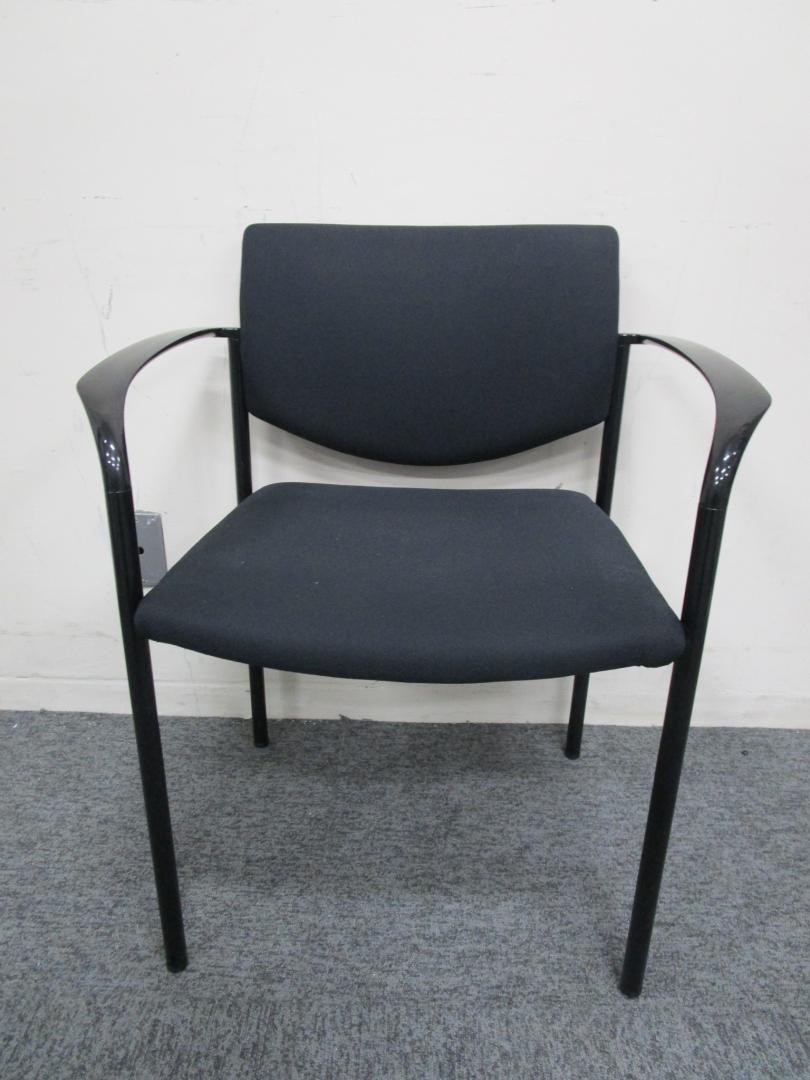 【スチールケース製】肘付スタッキングチェア
                        
                                    中古
            