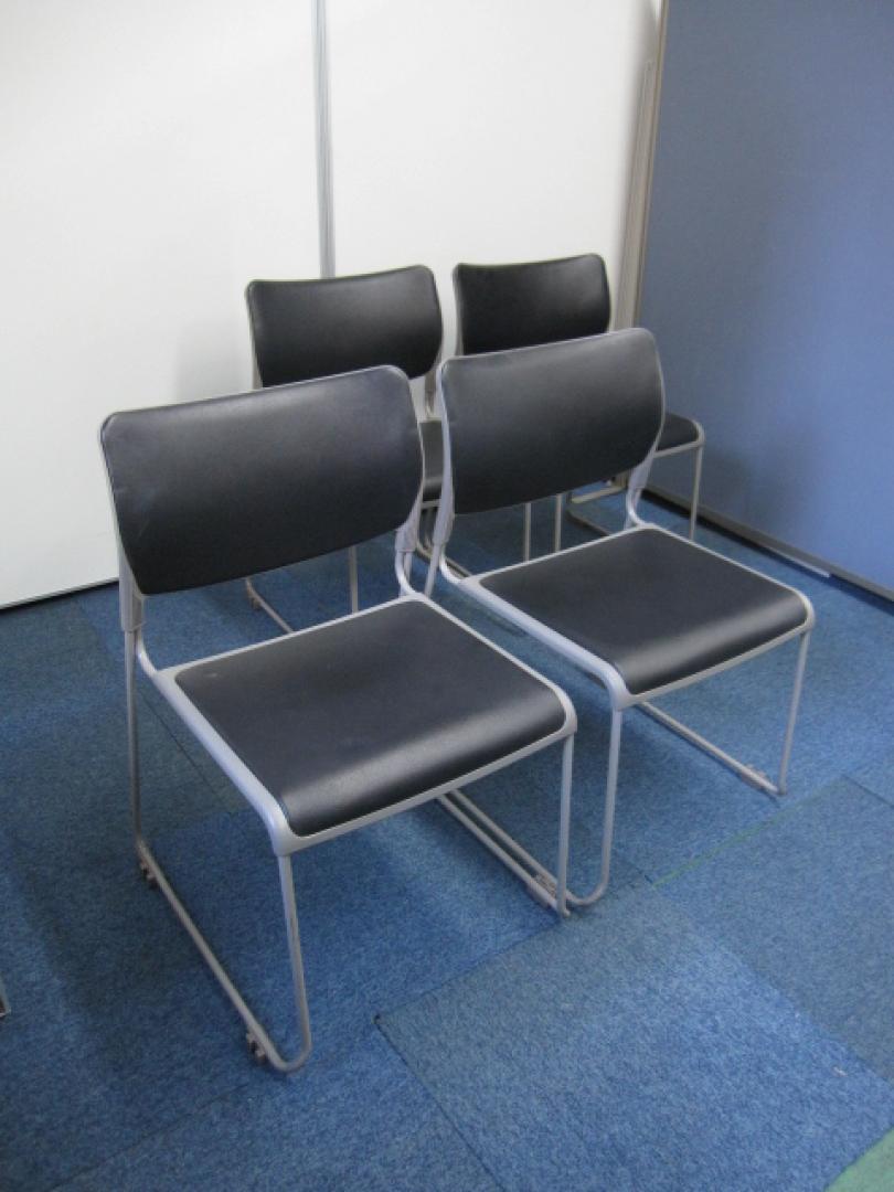 【セット商品】座面と背もたれビニールクッション　カラー：ブラック　【4脚セット】【会議用チェア】
                        
                                    中古
            