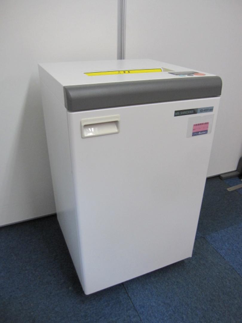 【オフィスシュレッダー】A3対応 スパイラルカット 最大裁断枚数 約35枚 【業務用シュレッダー】

                        
                                    中古
            