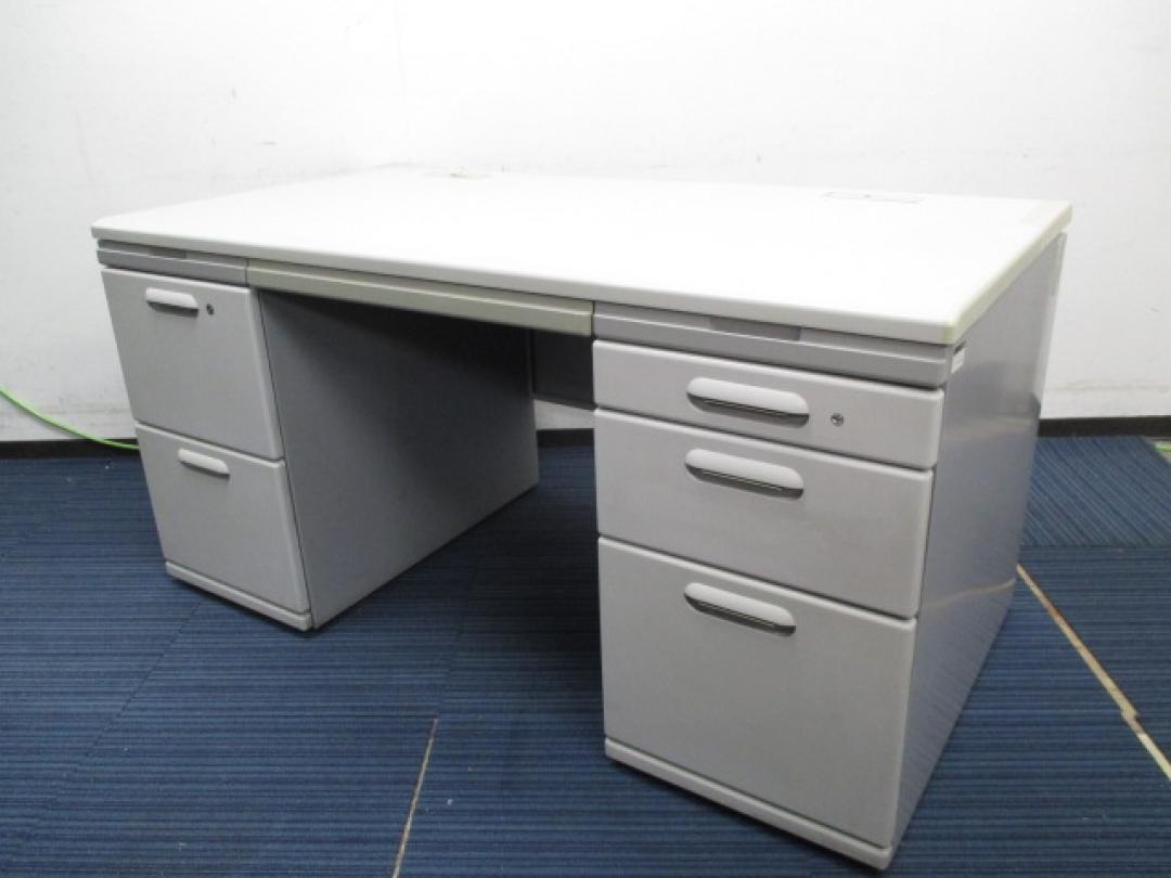 定番の両袖机！イトーキ製CRシリーズ【事務机】【中古オフィス家具】
                        CR
                                    中古
            