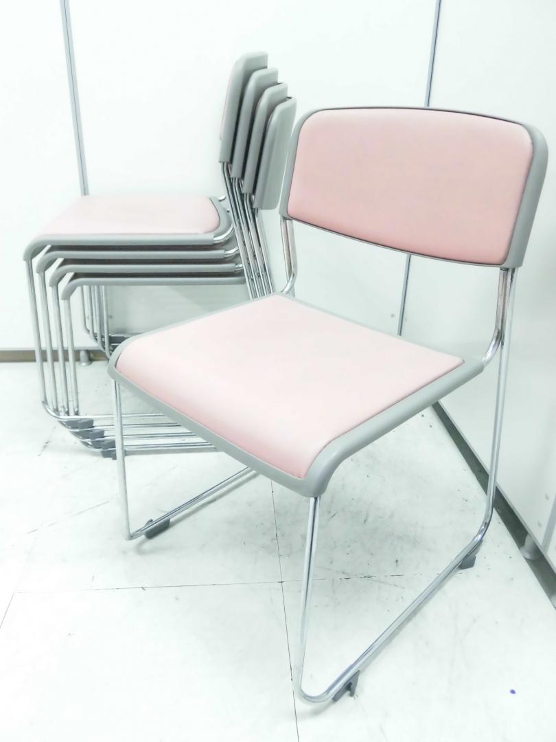 【限定1セット】コクヨ製スタッキングチェアの4脚セット　ピンクがかわいい
                        
                                    中古
            