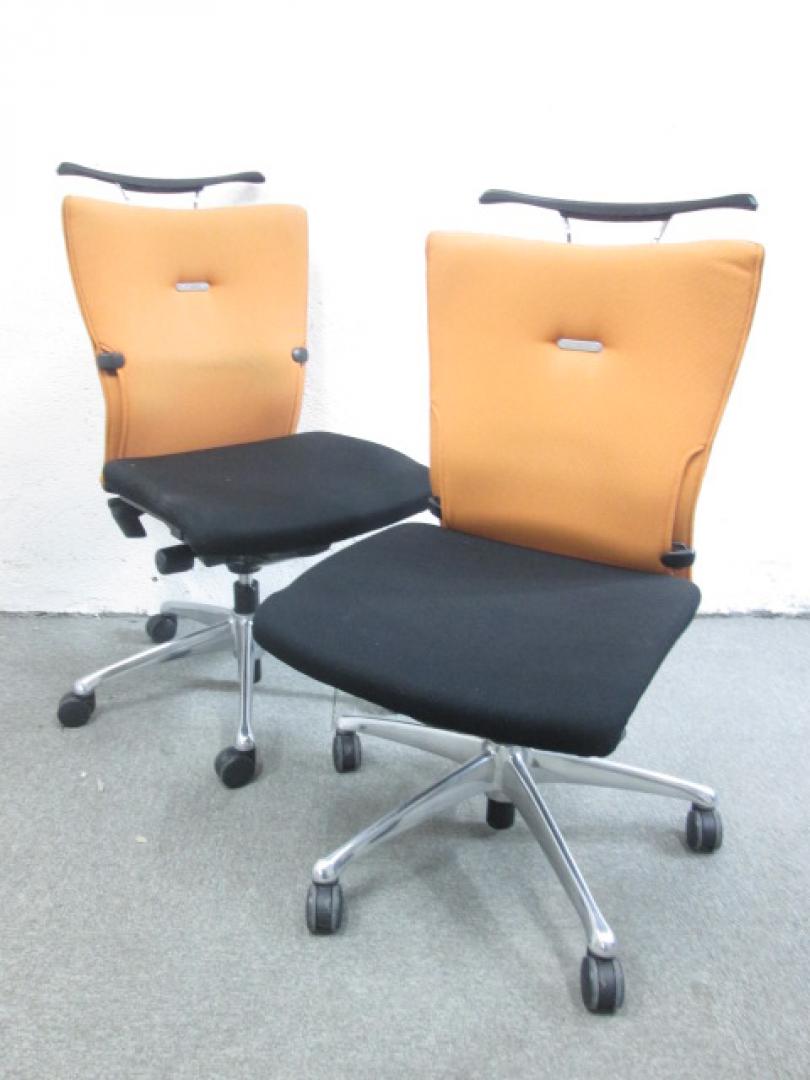 【通常価格の10％OFF！】人気のオカムラ製フィーゴチェア肘無タイプ　●ランバーサポート　●コートハンガー付き【お得な2脚セット商品】
                        フィーゴ
                                    中古
            