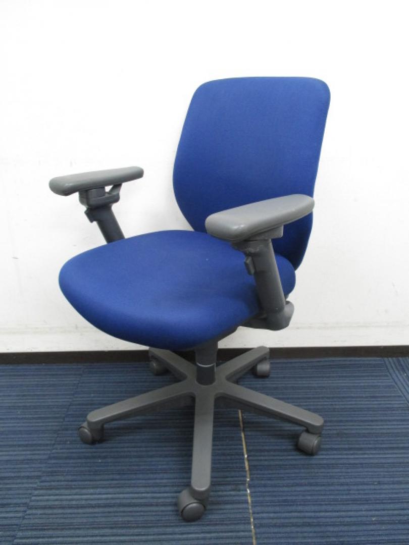 【肘が90度回転するって知ってました？】セディスタ｜人気のブルー｜背もたれ固定機能搭載
                        セディスタ
                                    中古
            