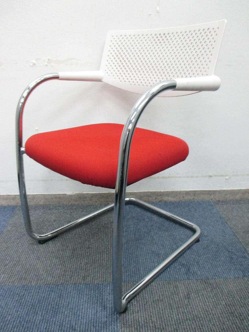 【洗練されたデザインが◎】【状態良好品】vitra製　Visavis　ビザビチェア【座り心地抜群】【中古】
                        Visavis（ビザビ）
                                    中古
            