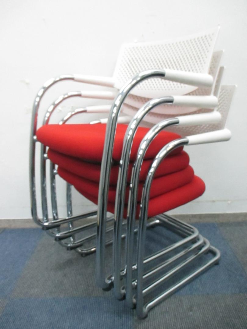 【4脚セット】【洗練されたデザインが◎】vitra製　Visavis　ビザビチェア【座り心地抜群】【中古】

                        Visavis（ビザビ）
                                    中古
            