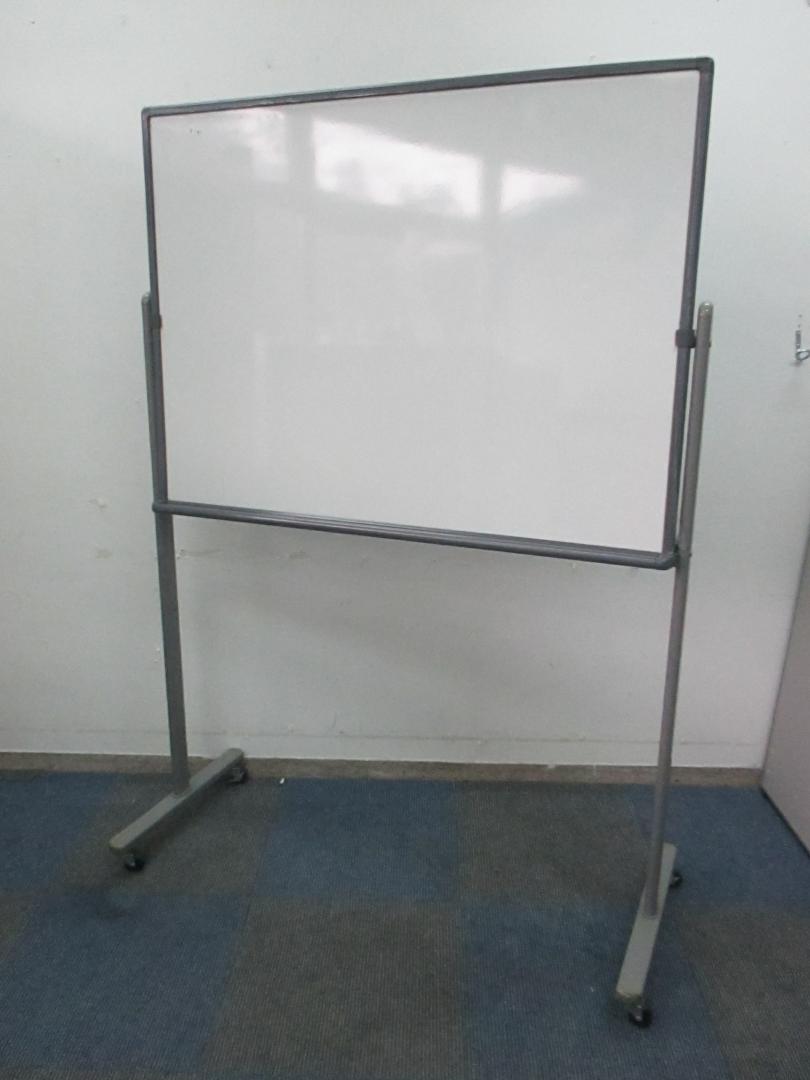 【おつとめ品】【ボード面に打痕痕有り】コクヨ製　片面　自立式ホワイトボード【幅1200ｍｍ】【中古】
                        
                                    中古
            