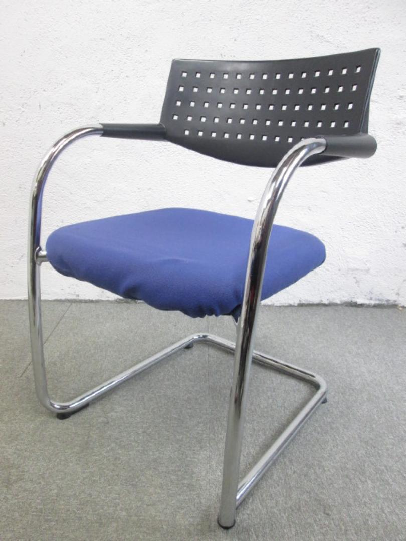 ヴィトラ製スタックチェア　ビザビシリーズ【洗練されたデザインと快適な座り心地】
                        ビザビシリーズ
                                    中古
            