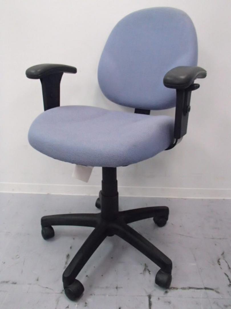 【今だけお買い得！】｜座り心地◎ふかふか在面の高性能オフィスチェア｜肘付き
                        
                                    中古
            