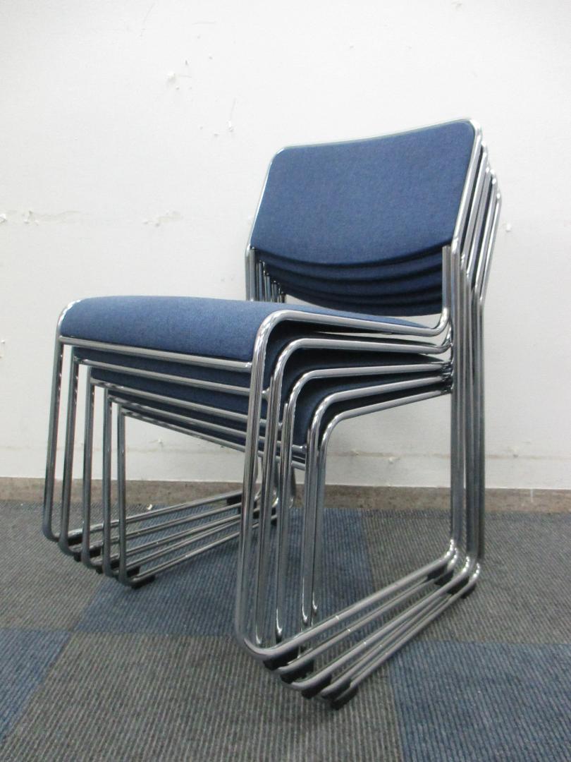 【5脚セット】【デニムの様なブルー色！】unknown製　スタックチェア【重ねて収納可能】【中古】
                        
                                    中古
            