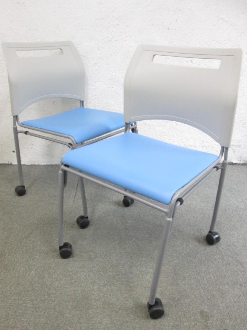 【通常価格の10％OFF！】国内メーカー　スタッキングチェア　ライトブルー　【お得な2脚セット商品です】
                        
                                    中古
            