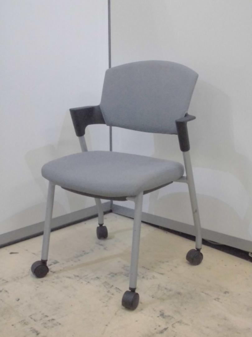 キャスター付き！ミーティングチェア！
                        
                                    中古
            