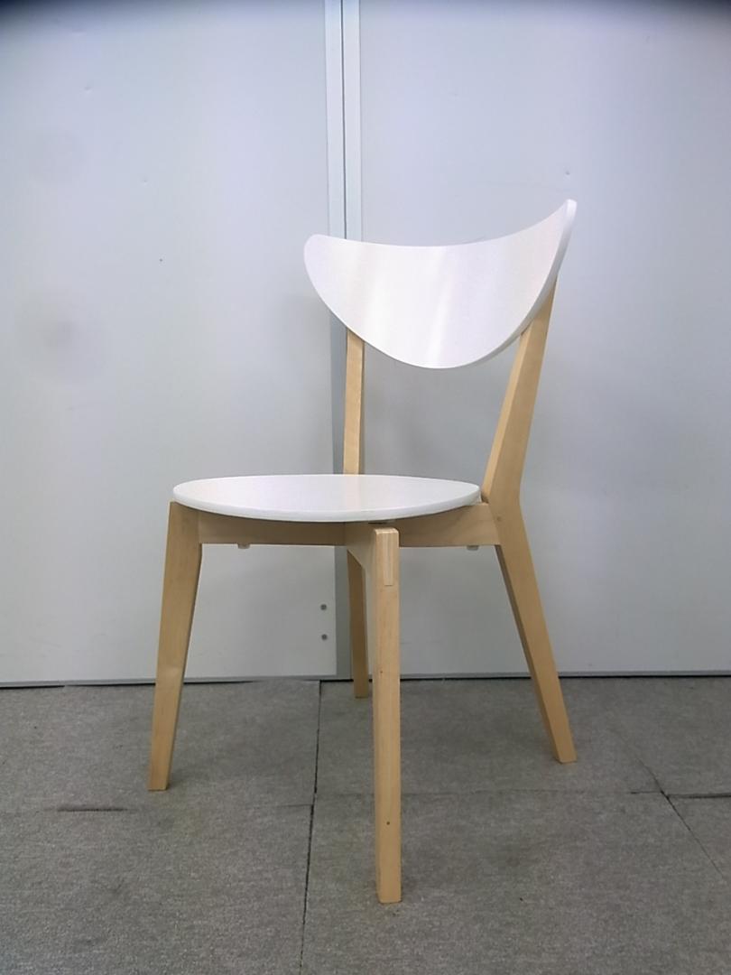 【状態良好】木製ダイニングチェアが4脚入荷■1脚からのご購入も大歓迎！ オフィスのリラックススペースやご自宅用にいかがですか
                        
                                    中古
            