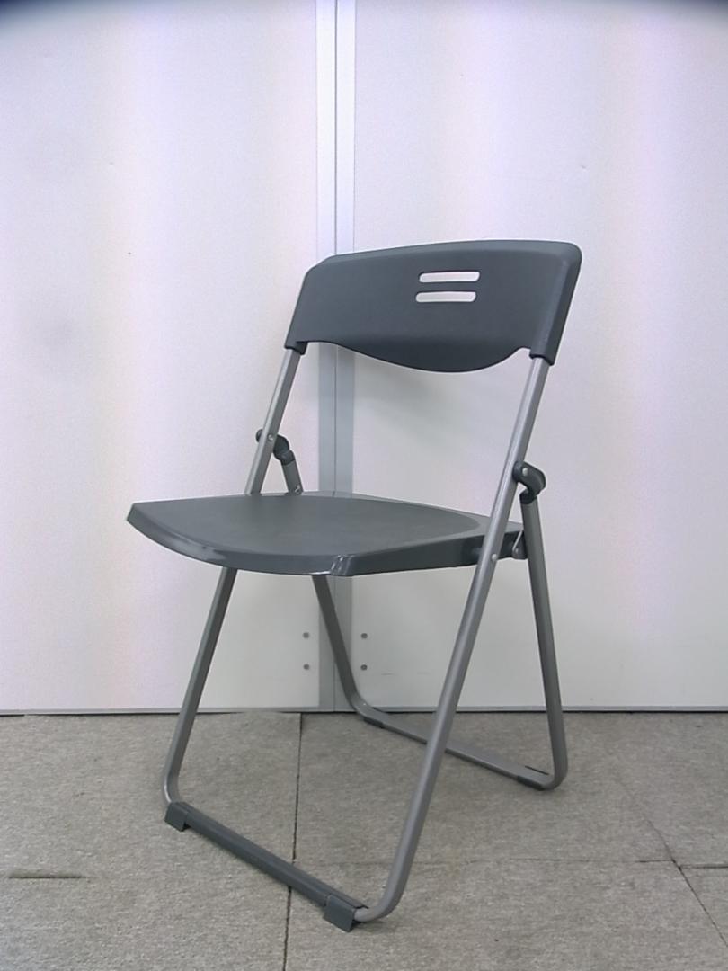 【中古】折りたたみ椅子が3脚入荷！ブラックカラー！状態は良好となっております！
                        
                                    中古
            