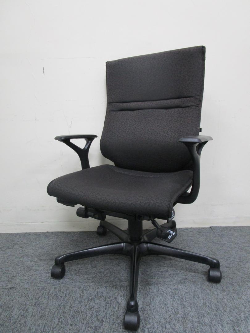 【おつとめ品】【高級チェア】オカムラ製　エルシオチェア　※布張りタイプ※【色褪せの為特価！】【１点物】
                        エルシオ
                                    中古
            