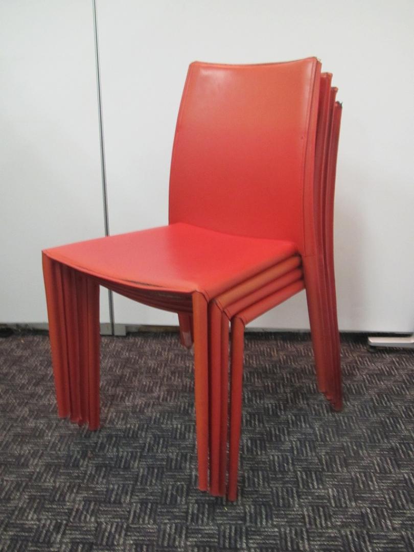 【4脚セットのスタッキングチェア】【傷、破れ有の為】【オツトメ品】～デザイナーズ家具～【セット商品】
                        
                                    中古
            