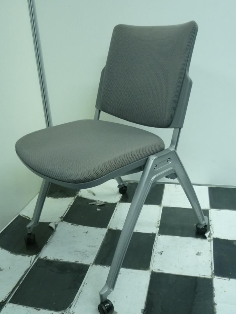 ■内田洋行製　スタッキングチェア■ＭＸ−５２シリーズ■かっこいいグレー■【会議チェア】
                        
                                    中古
            