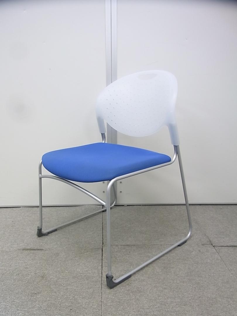 【1脚限定】イトーキ製のクリケットチェアが1脚入荷致しました■状態も良好なスカイブルー
                        クリケットチェア（CRIKET）
                                    中古
            