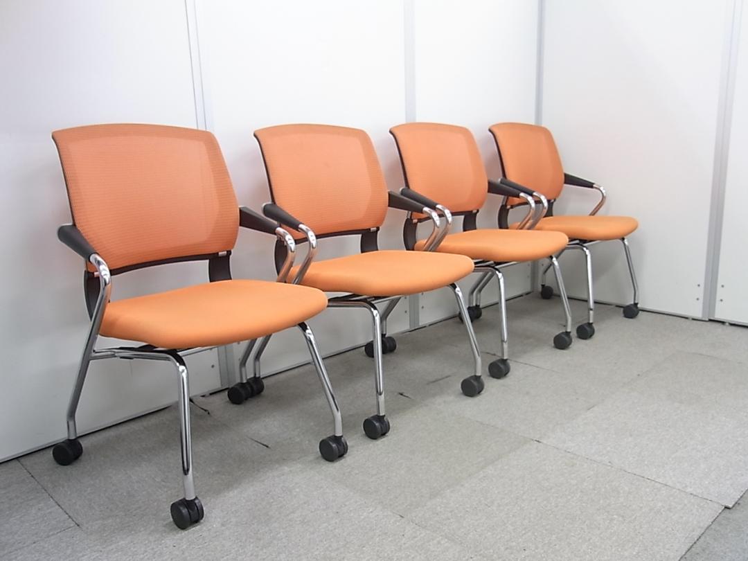 【4脚セット】コクヨ製 サテリテ 背面メッシュ マンダリンオレンジが美しい■ミーティングスペースにおすすめのネスティングチェア
                        サテリテ
                                    中古
            