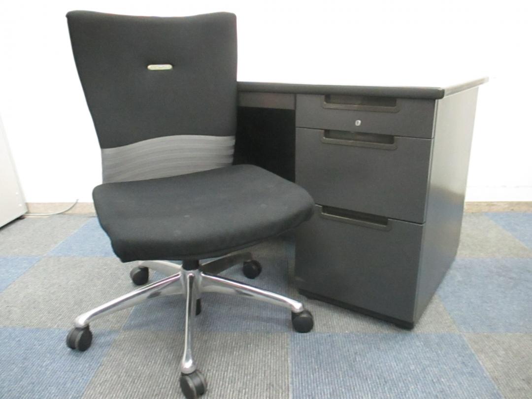 【デスク豊富に揃います】オカムラ製　片袖机　幅1000ｍｍ＋オカムラ製 フィーゴチェア【国内メーカー品】	
                        
                                    中古
            