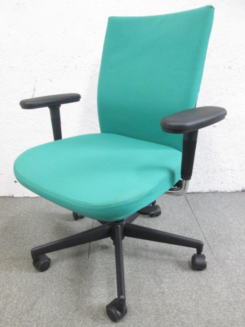 デザイナーズ家具　｜　Vitra（ヴィトラ）製　｜　アクセスプラスチェア　可動肘タイプ　｜　おつとめ品
                        アクセスプラス
                                    中古
            