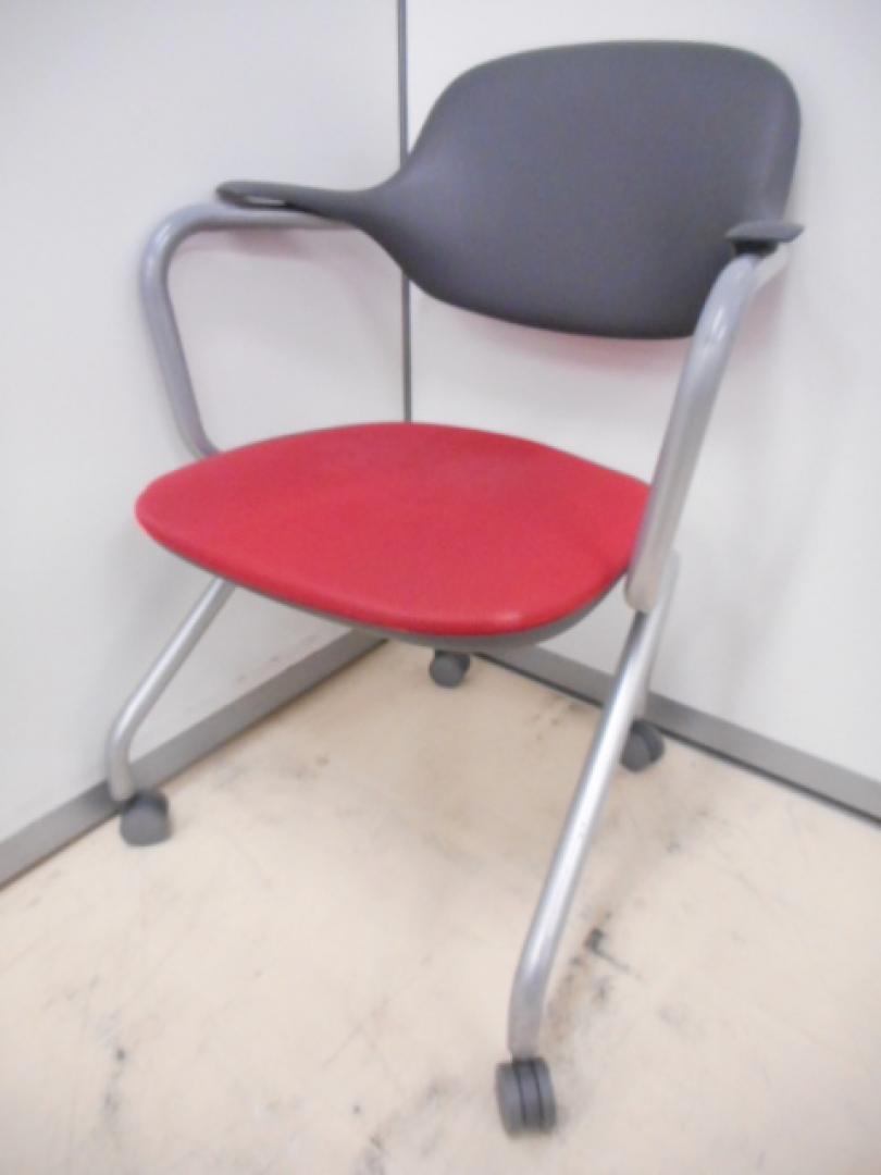 【希少】人気のレッドカラーのネスティングチェア！-
                        
                                    中古
            