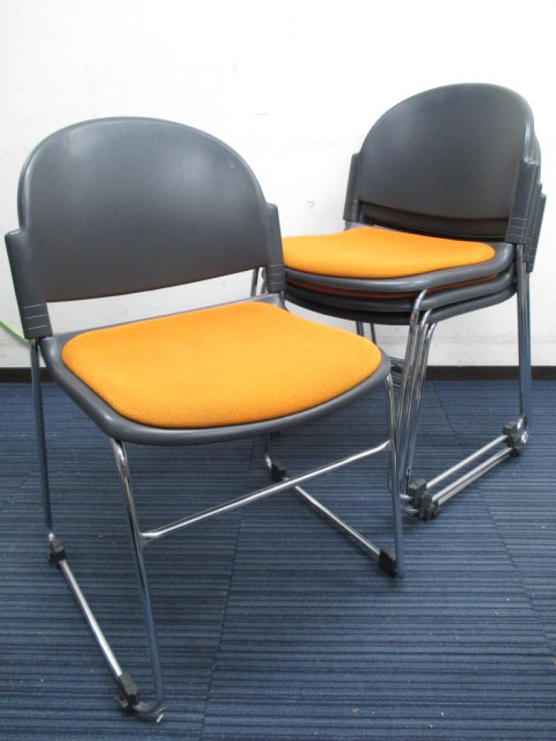 【状態良好品】スタックチェア｜背もたれが丸くてフィットする！
                        
                                    中古
            