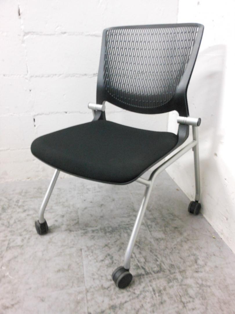 【！！スタイリッシュ！！】【人気のブラック色】【大量入荷】
                        グラータ
                                    中古
            