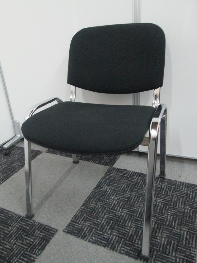 大人気のブラック。状態良好で収納時に重ねられるスタッキングチェアです！
                        
                                    中古
            