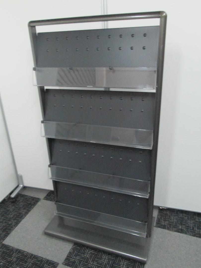 【限定１台】お店やオフィスに１台欲しいパンフレットラックです。
                        
                                    中古
            
