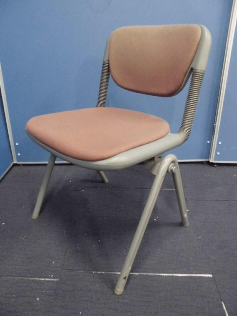 【気持ち居座り心地】イトーキ｜バーテブラ｜スタッキングチェア｜ブラウン
                        バーテブラ
                                    中古
            