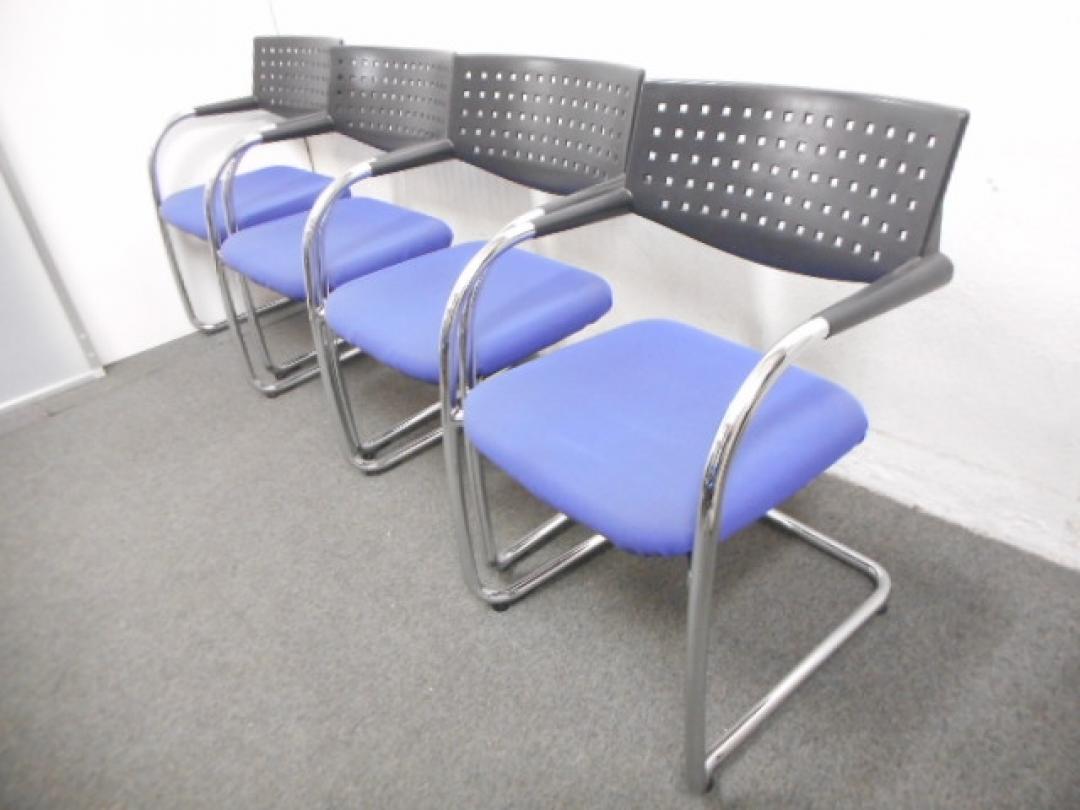 【セット商品】■スタッキングチェア4脚セット　ブルー【肘付】　■Vitra（ヴィトラ）　Visavis（ビザビ）ミーティングチェア
                        VISAVIS　【 ビザビ 】
                                    中古
            
