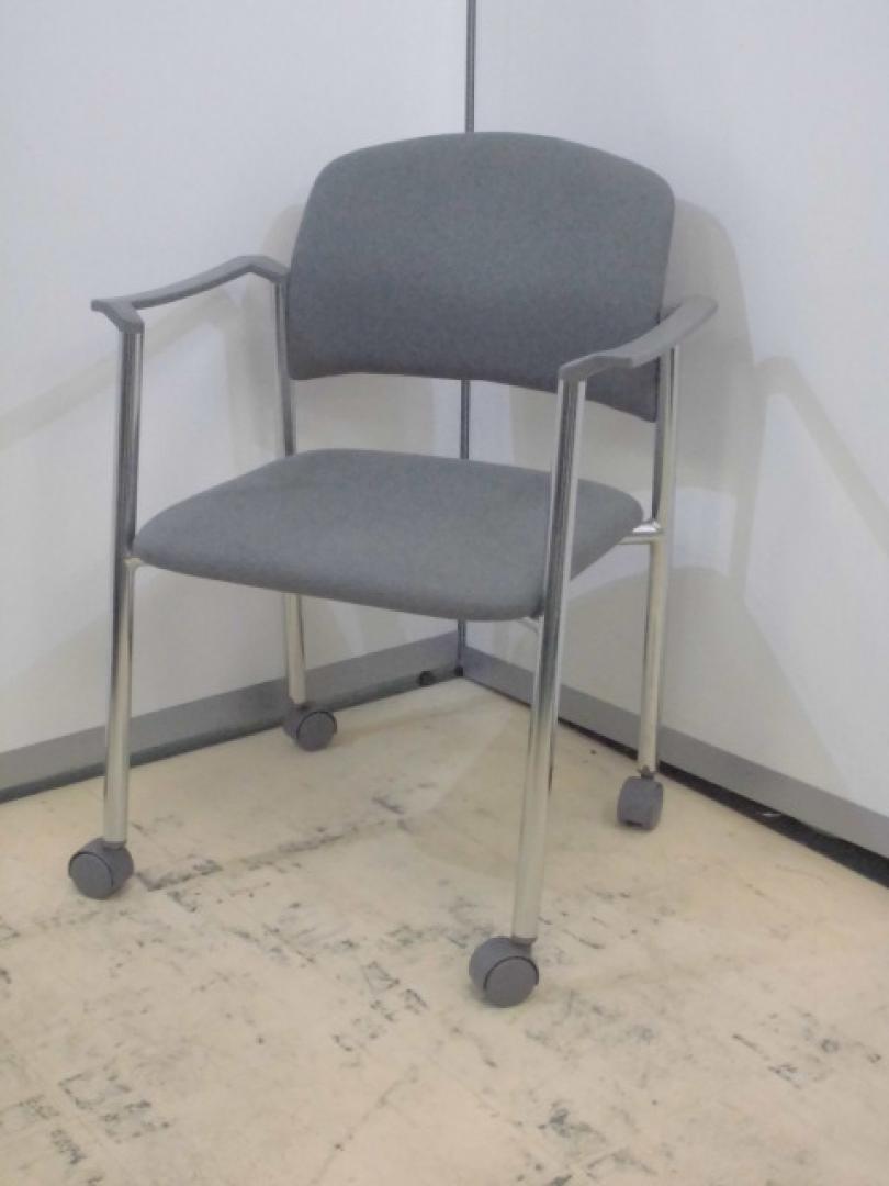 【スタッキングチェアキャスター付】グレーで使い勝手抜群です！
                        
                                    中古
            