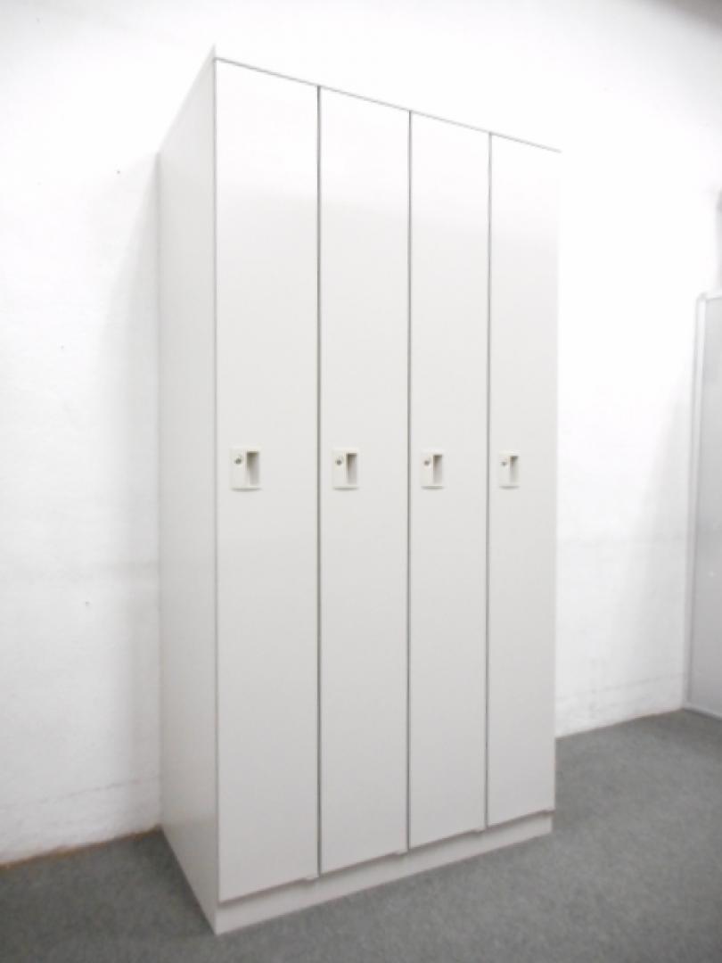 ■4人用ロッカー　■オカムラ（okamura）KZ-Ⅱタイプ　4574KC-Z13　■ライトスモーク
                        KZ-Ⅱ
                                    中古
            