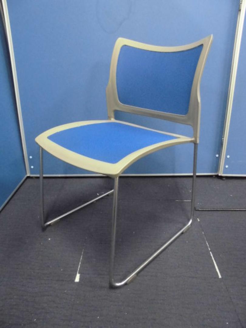 オシャレなメッシュデザイン！スタッキングチェア｜ブルー｜軽くて収納も便利！【ロット】【メッシュチェア】
                        
                                    中古
            
