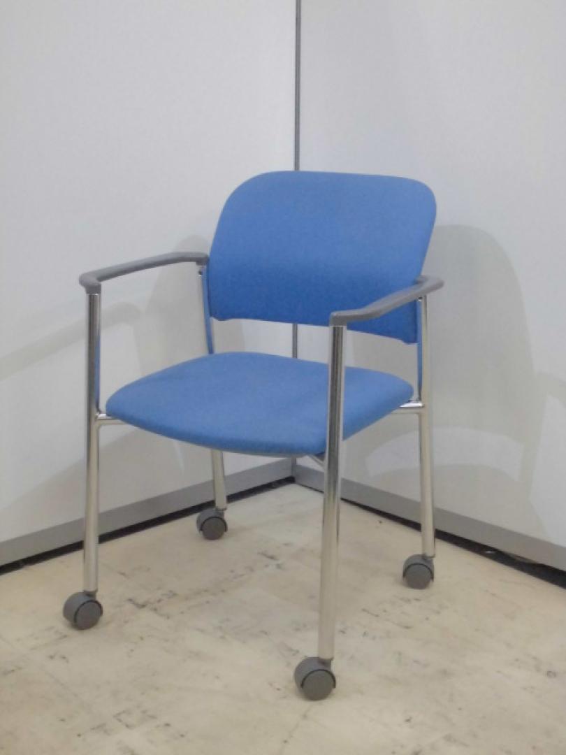 コクヨの会議用チェア！
                        100シリーズ
                                    中古
            