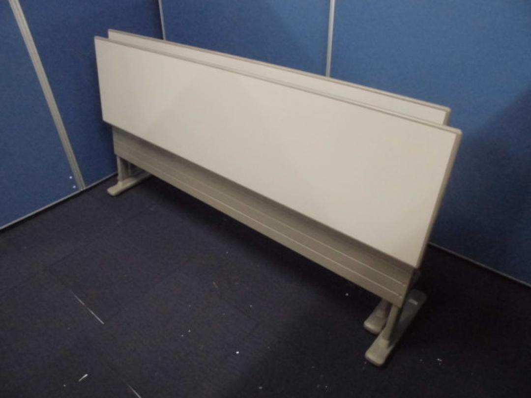 【幕板付】オカムラ製サイドスタックテーブル/フォールディングテーブル2台セット｜ニューグレー【セット商品】
                        
                                    中古
            