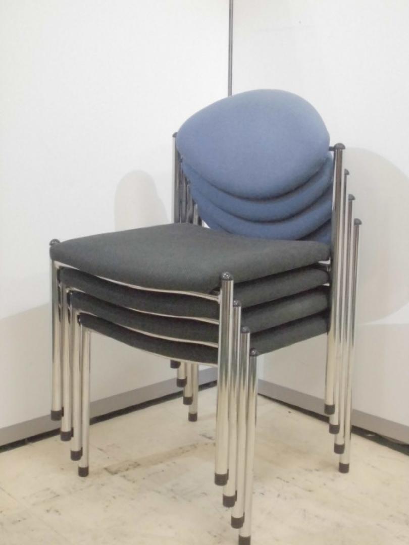 セット商品　4脚セット！　重ねて収納できます。
                        トンガ
                                    中古
            