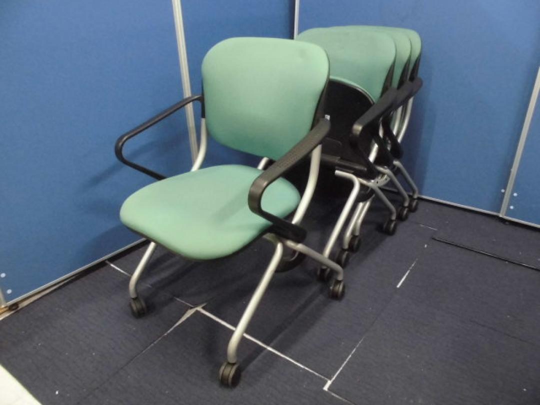 オカムラ｜TORSION(トーション)シリーズ｜肘付 ネスティングチェア4脚セット｜グリーン【ロット】【セット商品】
                        ＴＯＲＳＩＯＮ(トーション)
                                    中古
            