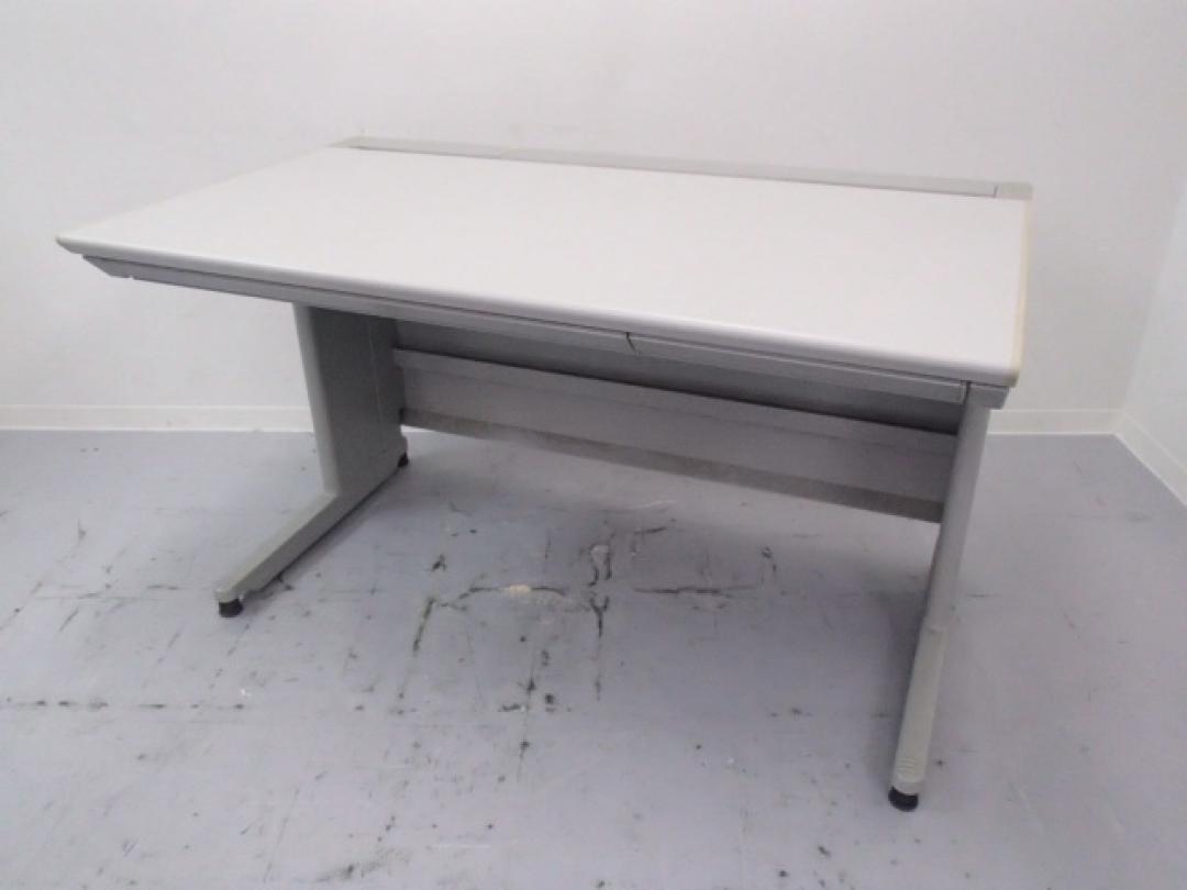 【残り1台！】【在庫入替の為特別価格】｜内田洋行製｜剛性・機能性に優れた万能デスク！
                        FEED
                                    中古
            